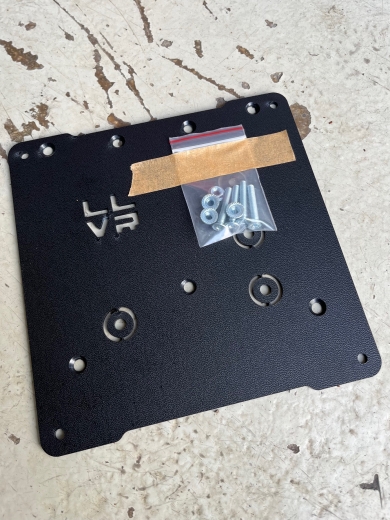 Kennzeichen-Halter 200 x 200 mm 3 und 4-Loch